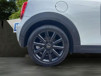 MINI HATCH 1.5 Cooper Hatchback 3dr Petrol Steptronic Euro 6 (s/s) (136 ps)