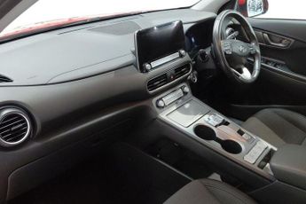 HYUNDAI KONA 64kWh Premium SUV 5dr Electric Auto (7kW Charger) (204 ps) 1 Pre