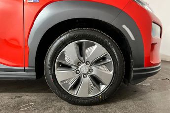HYUNDAI KONA 64kWh Premium SUV 5dr Electric Auto (7kW Charger) (204 ps) 1 Pre