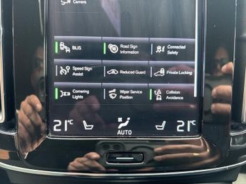 VOLVO XC40 1.5h T4 Recharge 10.7kWh Plus SUV 5dr Petrol Plug-in Hybrid Auto