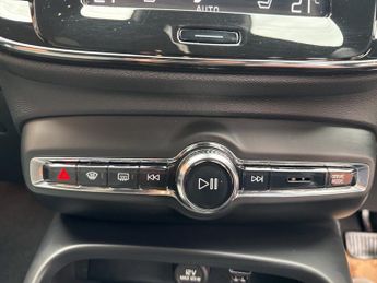 VOLVO XC40 1.5h T4 Recharge 10.7kWh Plus SUV 5dr Petrol Plug-in Hybrid Auto