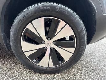 VOLVO XC40 1.5h T4 Recharge 10.7kWh Plus SUV 5dr Petrol Plug-in Hybrid Auto