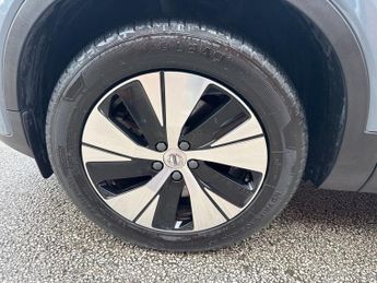 VOLVO XC40 1.5h T4 Recharge 10.7kWh Plus SUV 5dr Petrol Plug-in Hybrid Auto