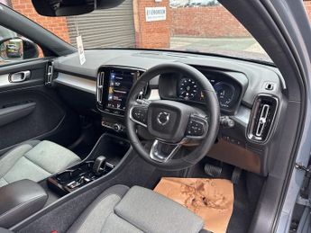 VOLVO XC40 1.5h T4 Recharge 10.7kWh Plus SUV 5dr Petrol Plug-in Hybrid Auto
