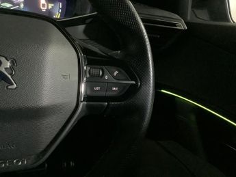 PEUGEOT E-2008 50kWh GT SUV 5dr Electric Auto (136 ps)