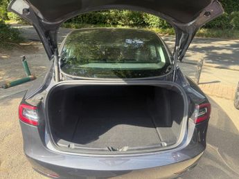 TESLA Model 3 (Dual Motor) Long Range Saloon 4dr Electric Auto 4WDE (346 ps)