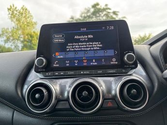 NISSAN JUKE 1.0 DIG-T N-Connecta SUV 5dr Petrol DCT Auto Euro 6 (s/s) (114 p