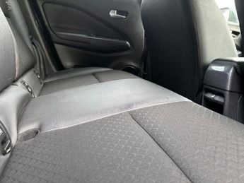 NISSAN JUKE 1.0 DIG-T N-Connecta SUV 5dr Petrol DCT Auto Euro 6 (s/s) (114 p