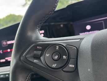 VAUXHALL MOKKA ELECTRIC 50kWh Ultimate SUV 5dr Electric Auto (136 ps)
