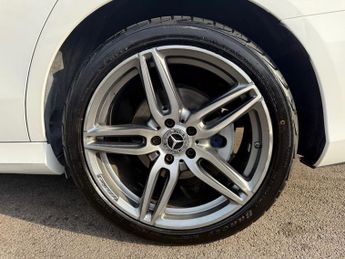 MERCEDES-BENZ E-CLASS 2.0 E220d AMG Line Saloon 4dr Diesel G-Tronic+ Euro 6 (s/s) (194