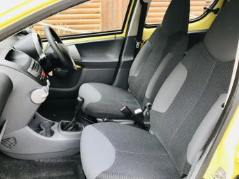 PEUGEOT 107 1.0 12V Urban Hatchback 5dr Petrol Manual Euro 4 (68 ps)