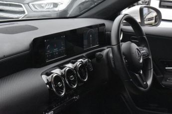 MERCEDES-BENZ A-CLASS 1.5 A180d SE Hatchback 5dr Diesel 7G-DCT Euro 6 (s/s) (116 ps)
