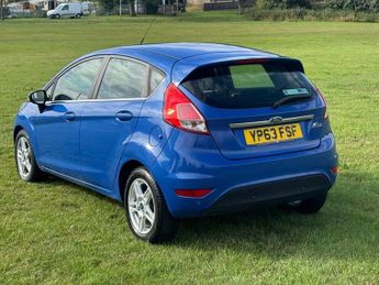 FORD FIESTA 1.6 Zetec Hatchback 5dr Petrol Powershift Euro 5 (105 ps)