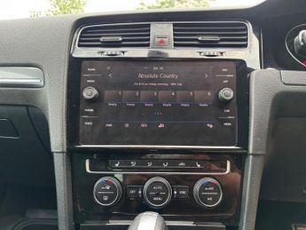 VOLKSWAGEN GOLF 2.0 TDI R-Line Hatchback 5dr Diesel DSG Euro 6 (s/s) (150 ps)