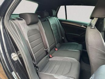VOLKSWAGEN GOLF 2.0 TDI R-Line Hatchback 5dr Diesel DSG Euro 6 (s/s) (150 ps)