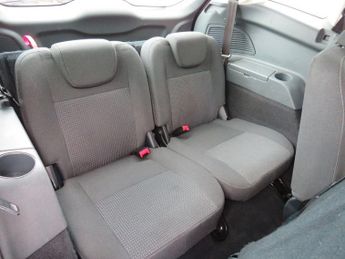 FORD GRAND C-MAX 2.0 TDCi Zetec MPV 5dr Diesel Powershift Euro 5 (140 ps)