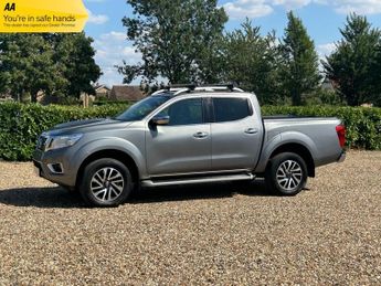 Nissan Navara 2.3 dCi Tekna Pickup Double Cab 4dr Diesel Auto 4WD Euro 6 (190 
