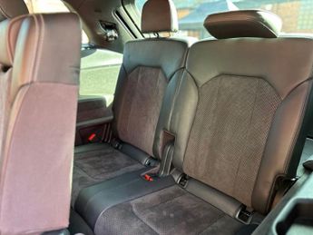 AUDI Q7 3.0 TDI V6 S line SUV 5dr Diesel Tiptronic quattro Euro 6 (s/s) 