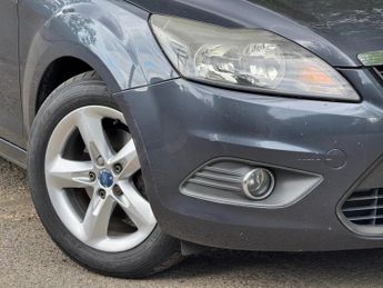 FORD FOCUS 1.6 Zetec Hatchback 5dr Petrol Manual (161 g/km, 99 bhp)