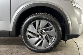 NISSAN QASHQAI 1.3 DIG-T MHEV Acenta Premium SUV 5dr Petrol Hybrid XTRON Euro 6