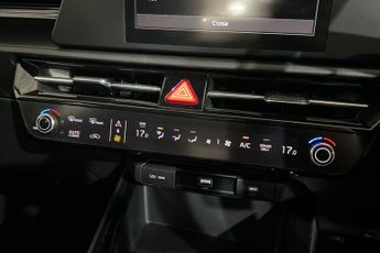 KIA NIRO 64.8kWh 2 SUV 5dr Electric Auto (201 bhp) 1 Owner / Low Mileage,