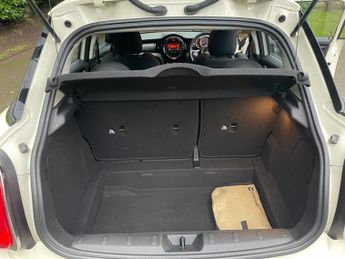 MINI HATCH COOPER 1.5 COOPER 5d 134 BHP