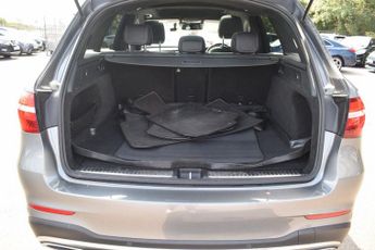 MERCEDES-BENZ GLC 2.1 GLC220d AMG Line (Premium) SUV 5dr Diesel G-Tronic+ 4MATIC E