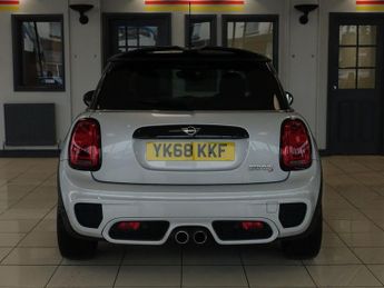 MINI HATCH 2.0 Cooper S Hatchback 3dr Petrol Steptronic Euro 6 (s/s) (192 p