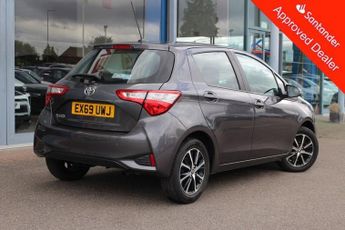 TOYOTA YARIS 1.5 VVT-i Icon Tech Hatchback 5dr Petrol Manual Euro 6 (111 ps)