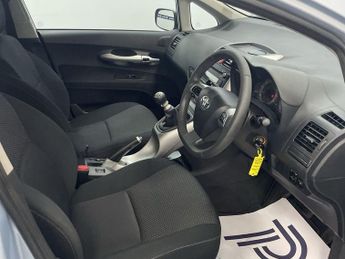 TOYOTA AURIS 1.6 V-Matic TR Hatchback 5dr Petrol Manual Euro 5 (132 ps) - AA 