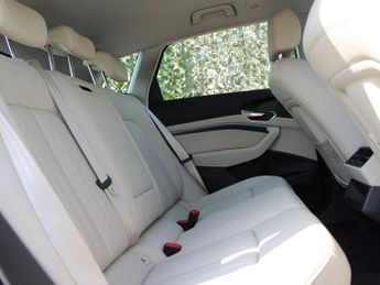 AUDI Q8 E-TRON 50 Sport SUV 5dr Electric Auto quattro 95kWh (11kW Charger) (340