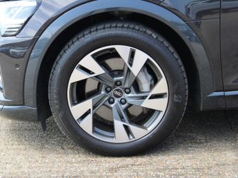 AUDI Q8 E-TRON 50 Sport SUV 5dr Electric Auto quattro 95kWh (11kW Charger) (340