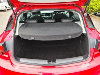 VAUXHALL ASTRA 1.6 CDTi BlueInjection Elite Nav Hatchback 5dr Diesel Auto Euro 