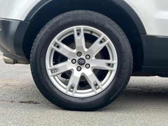 LAND ROVER RANGE ROVER EVOQUE 2.2 SD4 Pure SUV 5dr Diesel Auto 4WD Euro 5 (s/s) (190 ps)