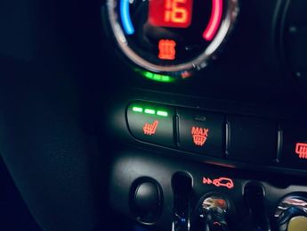 MINI Electric Hatch Cooper SE 32.6kWh Level 2 Hatchback 3dr Electric Auto (184 ps)