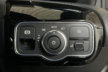 MERCEDES-BENZ A-CLASS 1.5 A180d AMG Line Hatchback 5dr Diesel 7G-DCT Euro 6 (s/s) (116