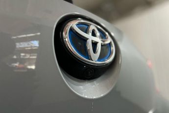 TOYOTA COROLLA 1.8 VVT-h GPF Icon Tech Hatchback 5dr Petrol Hybrid CVT Euro 6 (