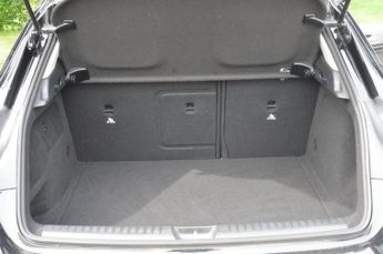 MERCEDES-BENZ GLA 1.6 GLA180 Urban Edition SUV 5dr Petrol Manual Euro 6 (s/s) (122