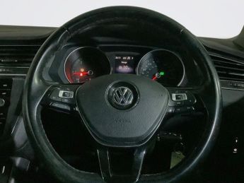 VOLKSWAGEN TIGUAN 2.0 TDI SE Navigation SUV 5dr Diesel DSG 4Motion Euro 6 (s/s) (1