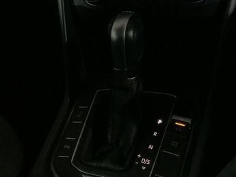 VOLKSWAGEN TIGUAN 2.0 TDI SE Navigation SUV 5dr Diesel DSG 4Motion Euro 6 (s/s) (1