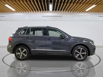 VOLKSWAGEN TIGUAN 2.0 TDI SE Navigation SUV 5dr Diesel DSG 4Motion Euro 6 (s/s) (1