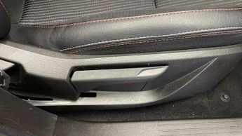 RENAULT CAPTUR 1.6 E-TECH RS Line SUV 5dr Petrol Hybrid Auto Euro 6 (s/s) (145 
