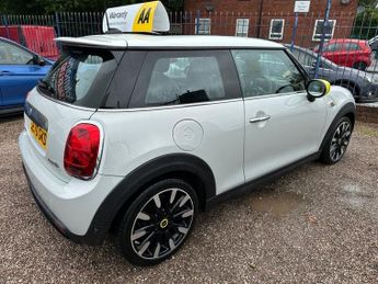 MINI Electric Hatch Cooper SE 32.6kWh Level 3 Hatchback 3dr Electric Auto (184 ps)