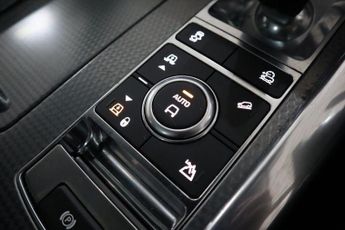 LAND ROVER RANGE ROVER SPORT 3.0 SD V6 HSE SUV 5dr Diesel Auto 4WD Euro 6 (s/s) (306 ps)