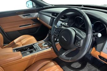 JAGUAR XF 2.0d Portfolio Saloon 4dr Diesel Auto Euro 6 (s/s) (180 ps) Low 