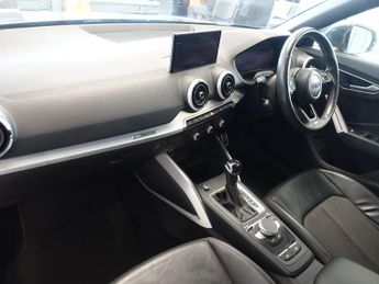 AUDI Q2 2.0 TDI 30 S line SUV 5dr Diesel S Tronic Euro 6 (s/s) (116 ps)