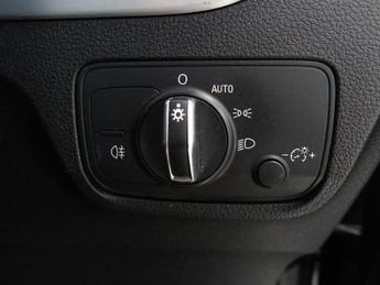 AUDI Q2 2.0 TDI 30 S line SUV 5dr Diesel S Tronic Euro 6 (s/s) (116 ps)