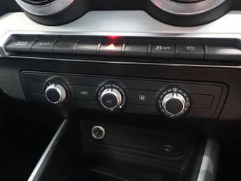 AUDI Q2 2.0 TDI 30 S line SUV 5dr Diesel S Tronic Euro 6 (s/s) (116 ps)