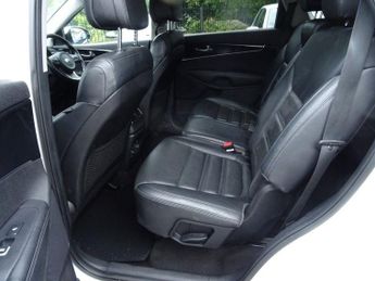 KIA SORENTO 2.2 CRDi KX-2 SUV 5dr Diesel Auto AWD Euro 6 (s/s) (197 bhp)