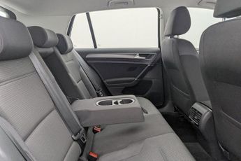 VOLKSWAGEN E-GOLF 35.8kWh e-Golf Hatchback 5dr Electric Auto (136 ps)